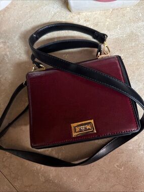 Source Unknown Burgundy and Black Leather Crossbody Bag with Gold Hardware